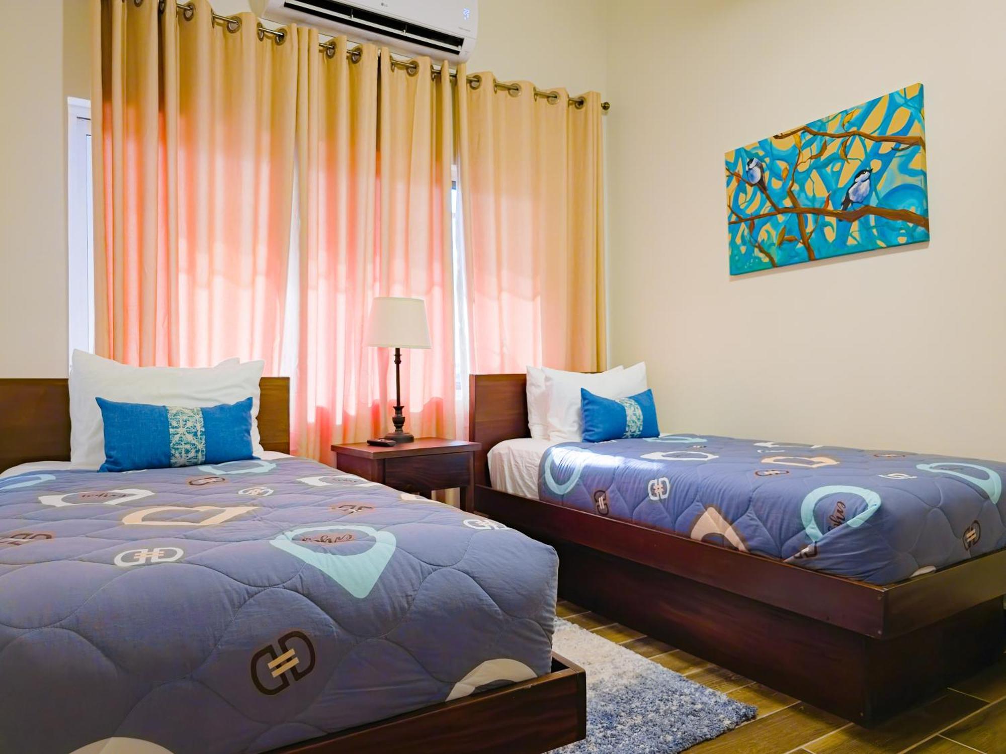 Louis' Apartments Placencia Екстериор снимка