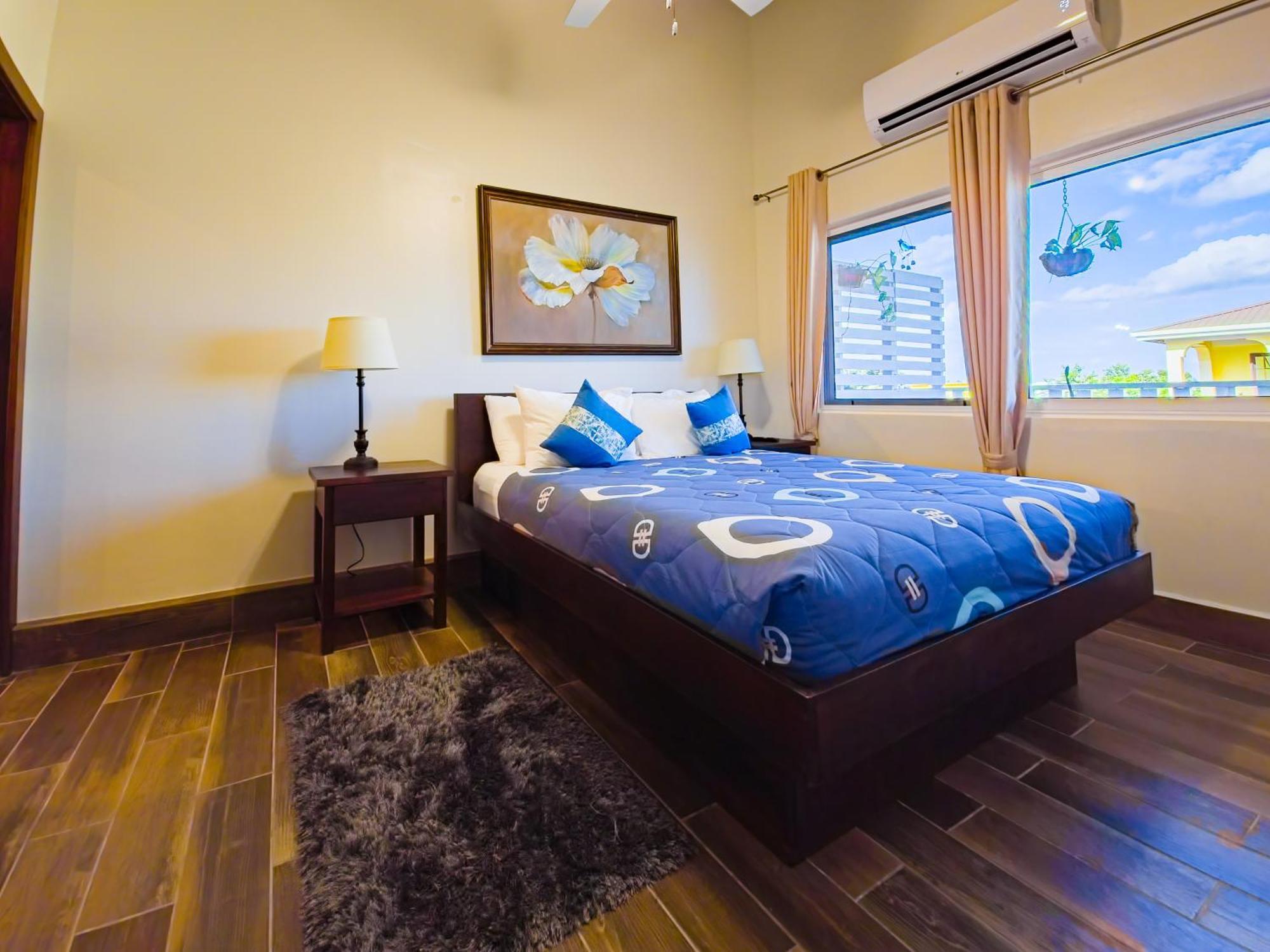Louis' Apartments Placencia Екстериор снимка