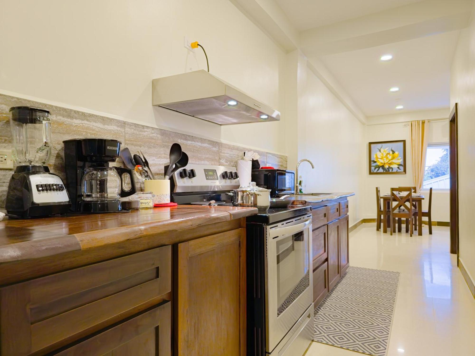 Louis' Apartments Placencia Екстериор снимка