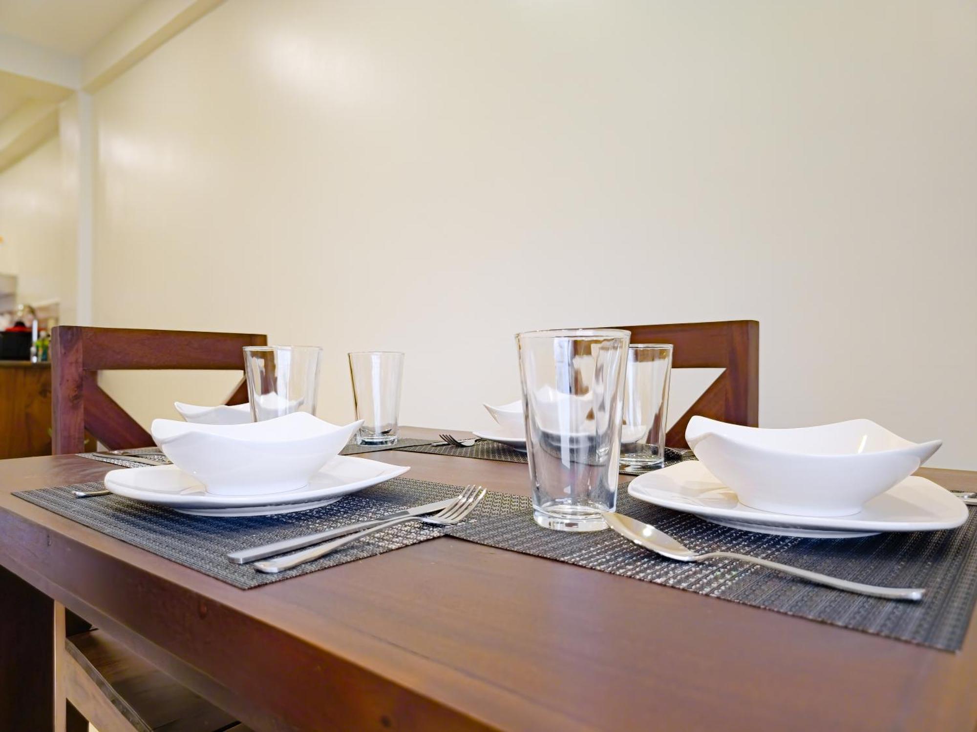 Louis' Apartments Placencia Екстериор снимка