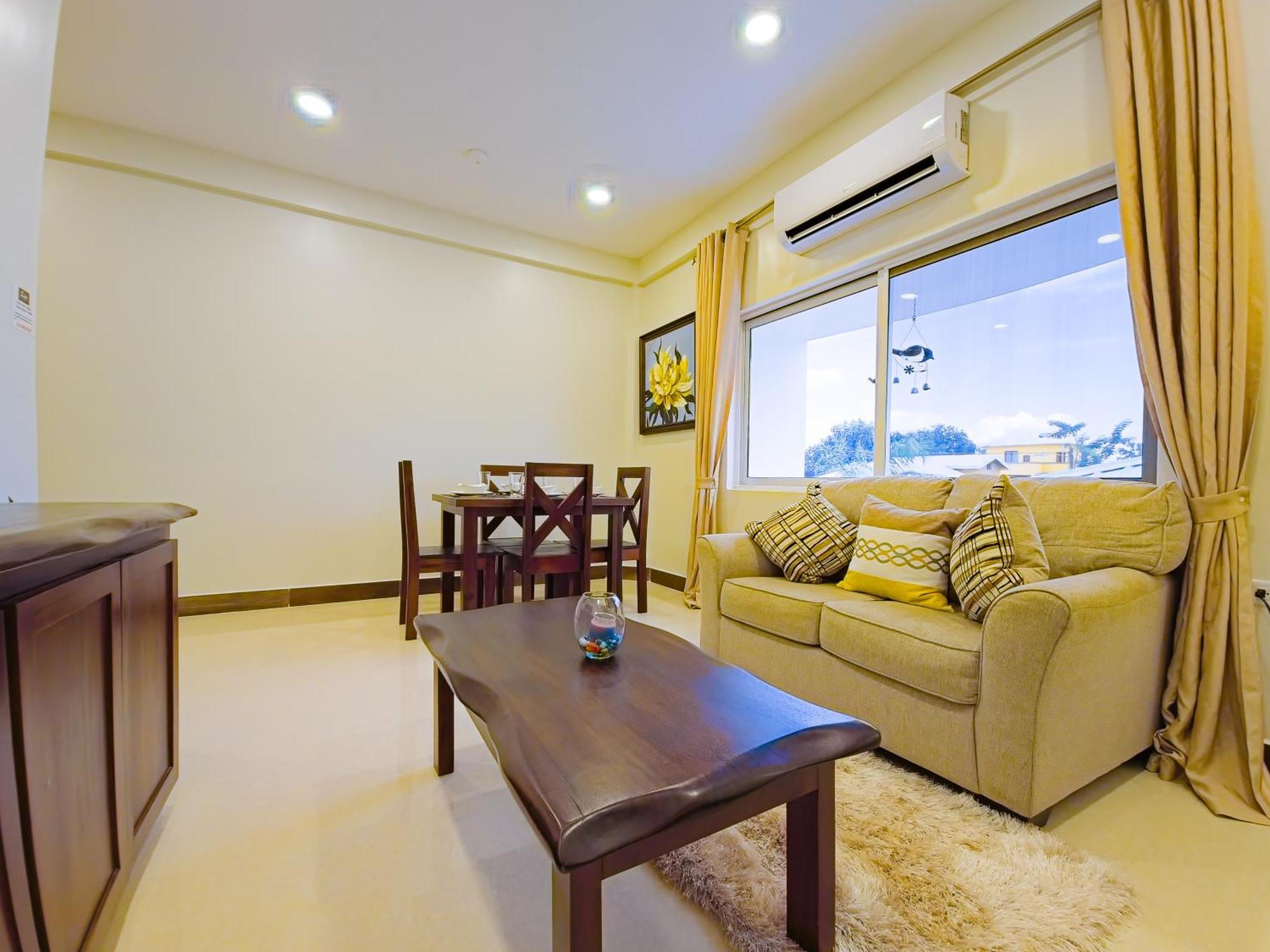 Louis' Apartments Placencia Екстериор снимка
