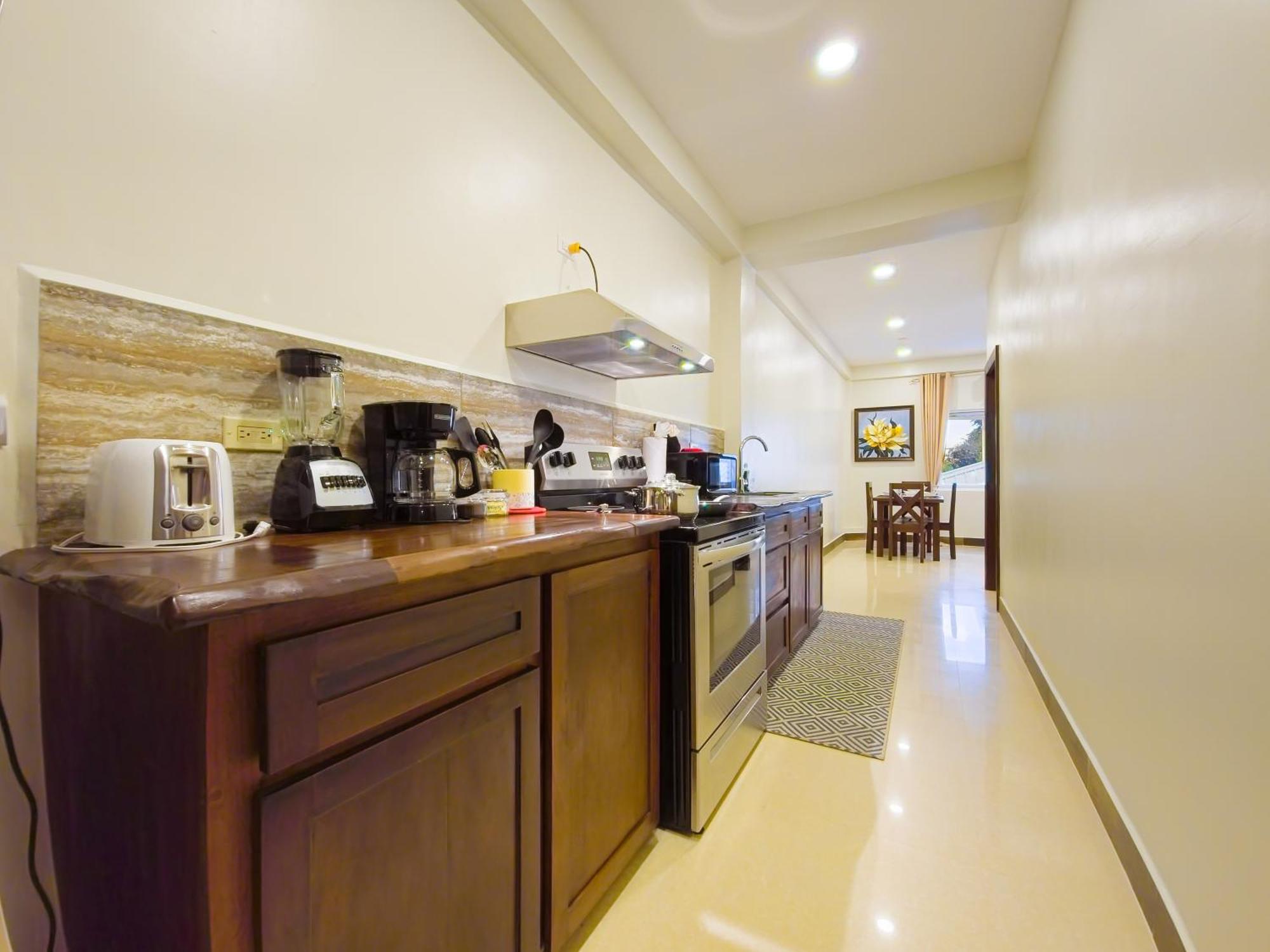 Louis' Apartments Placencia Екстериор снимка