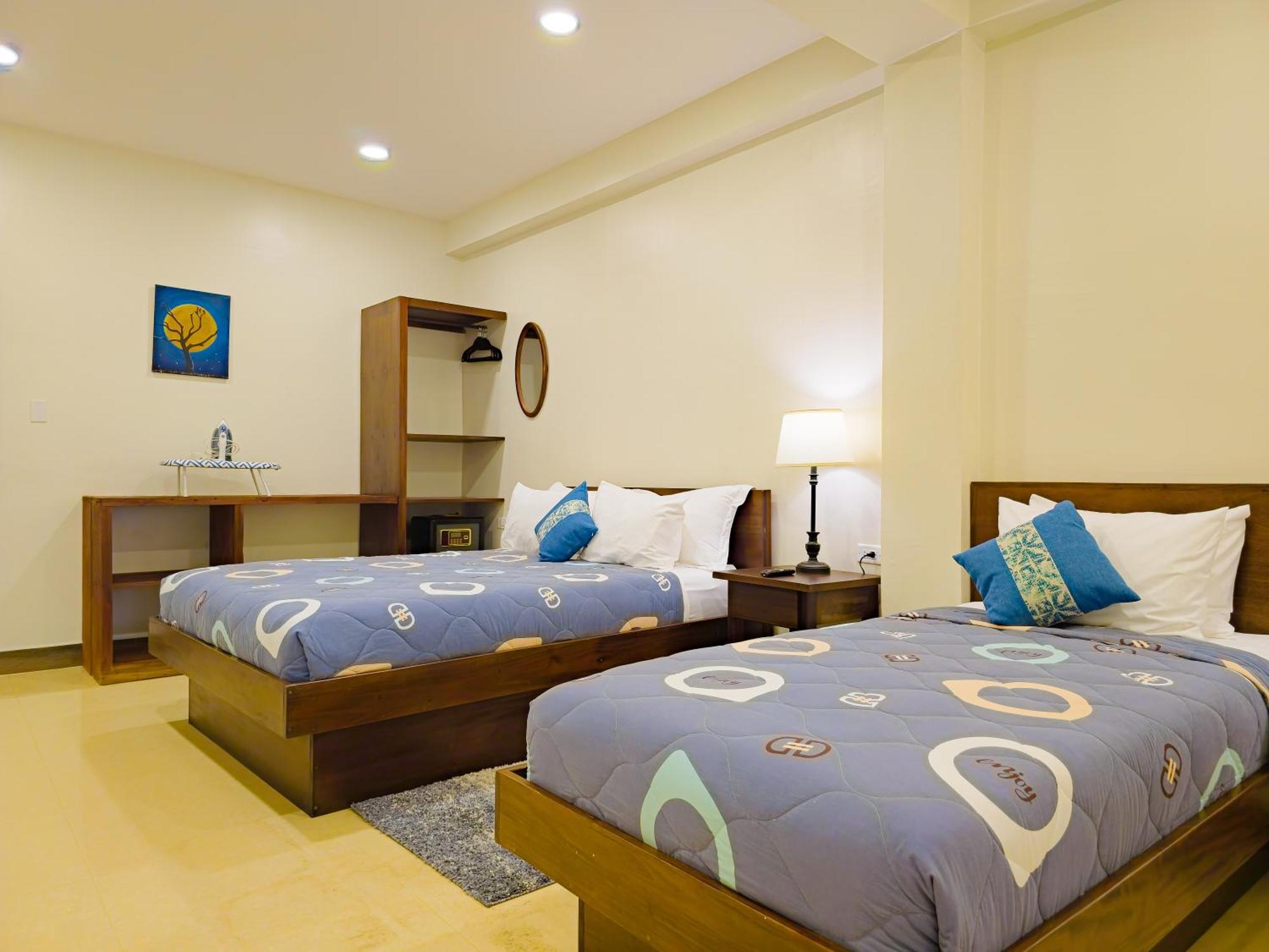 Louis' Apartments Placencia Екстериор снимка