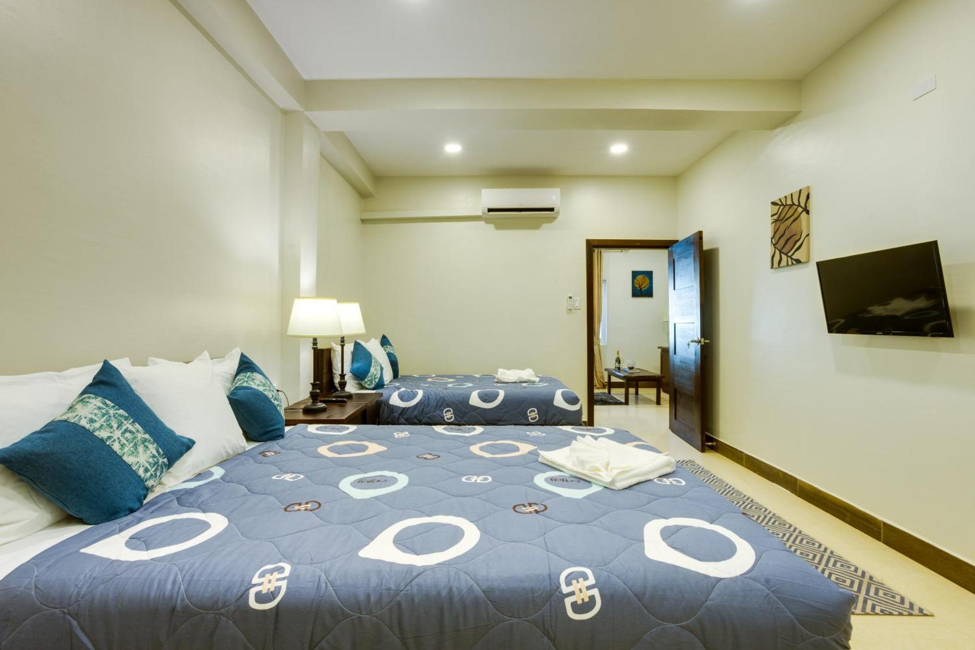 Louis' Apartments Placencia Екстериор снимка