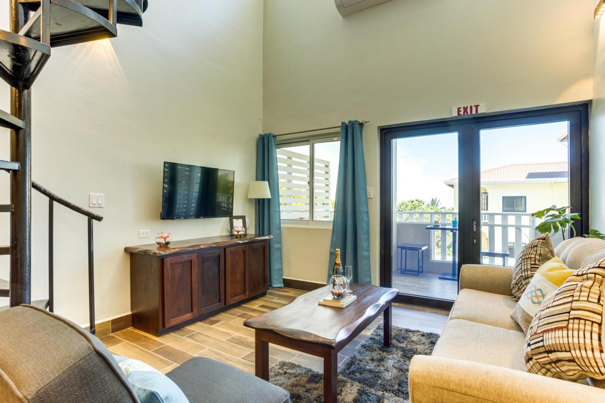 Louis' Apartments Placencia Екстериор снимка